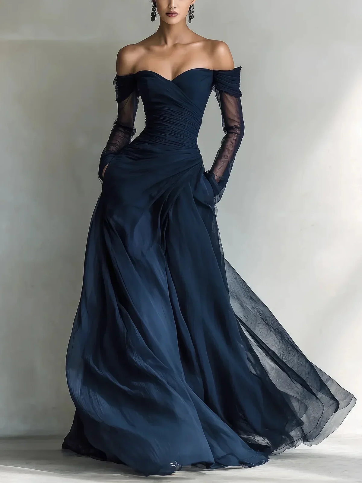 Eleonora • Long dress with bare shoulders and mesh inserts