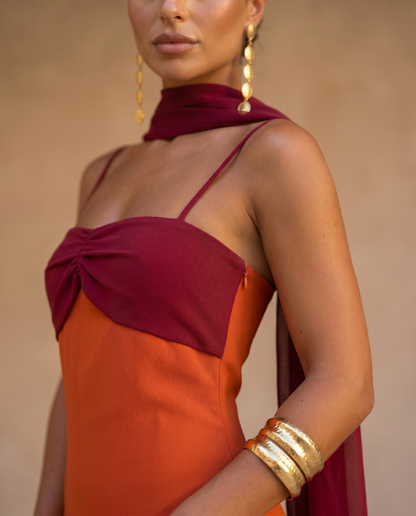Zahara | Orange dress with a red neckline